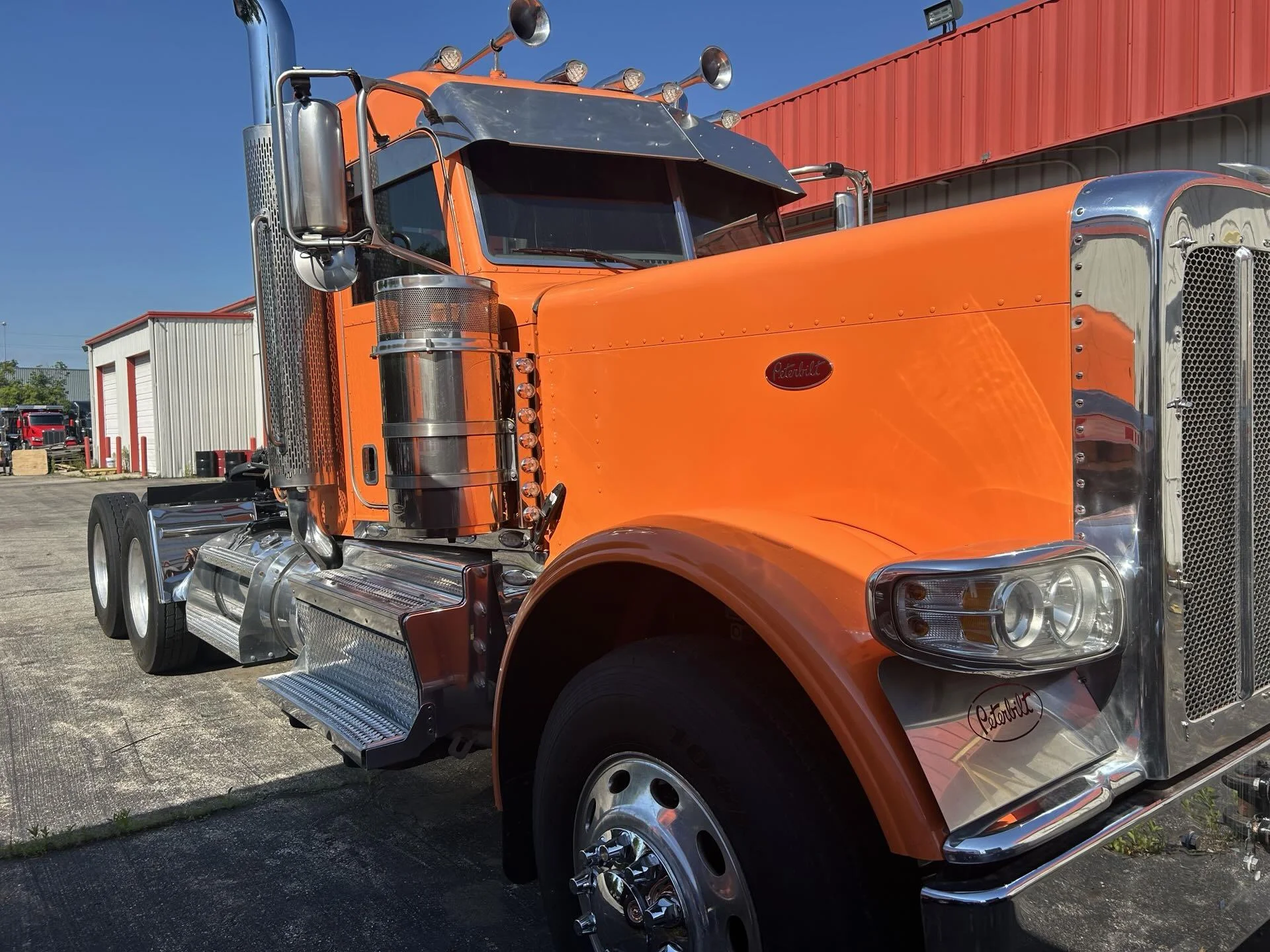 2021 Peterbilt 389 in Etna, OH — photo 3
