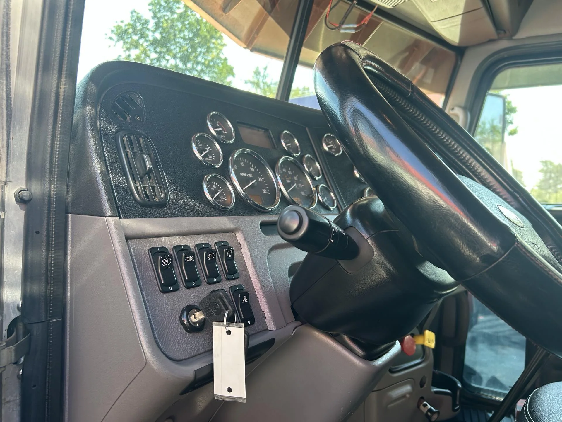 2021 Peterbilt 389 in Etna, OH — photo 12
