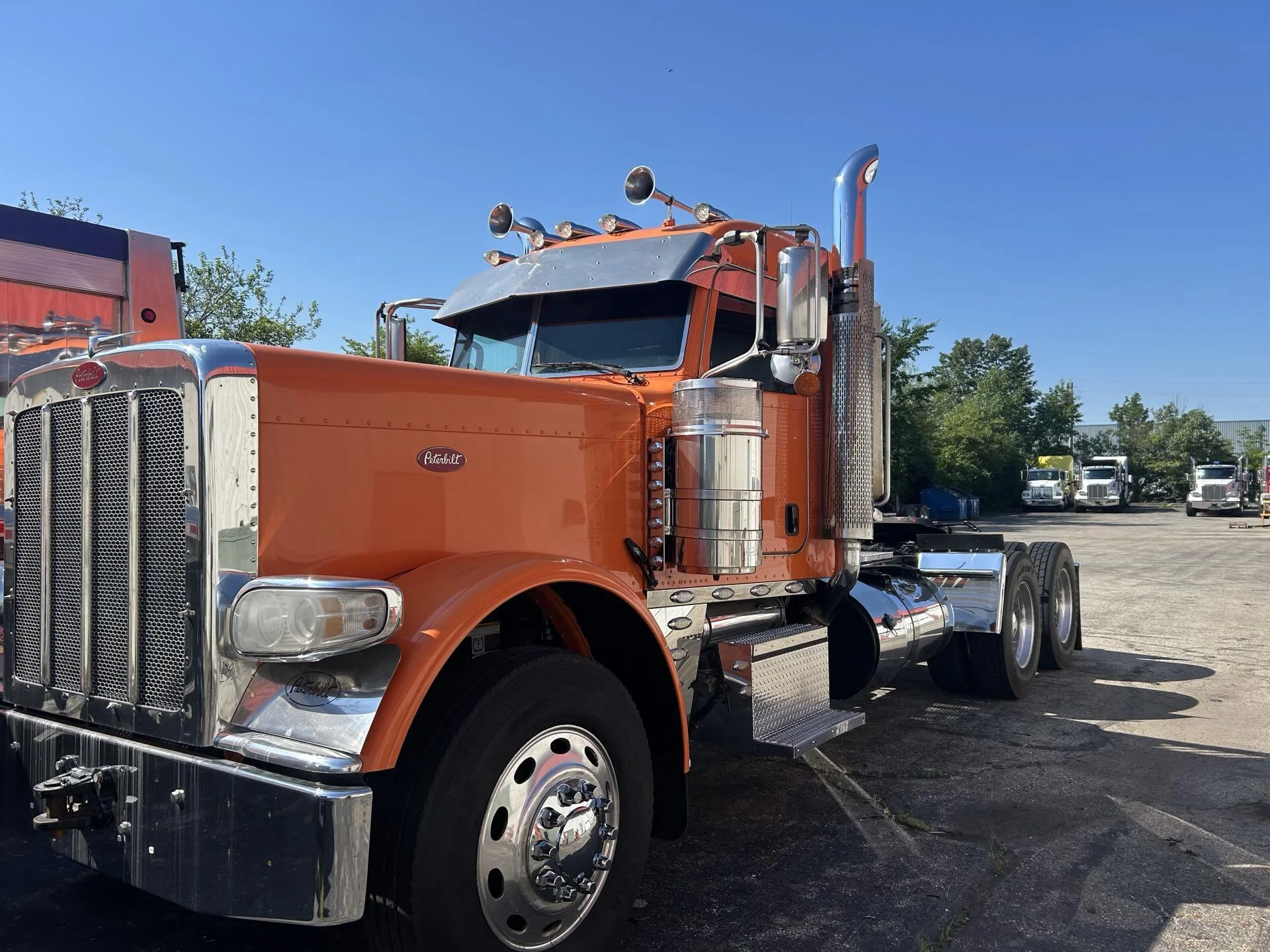 2021 Peterbilt 389 in Etna, OH