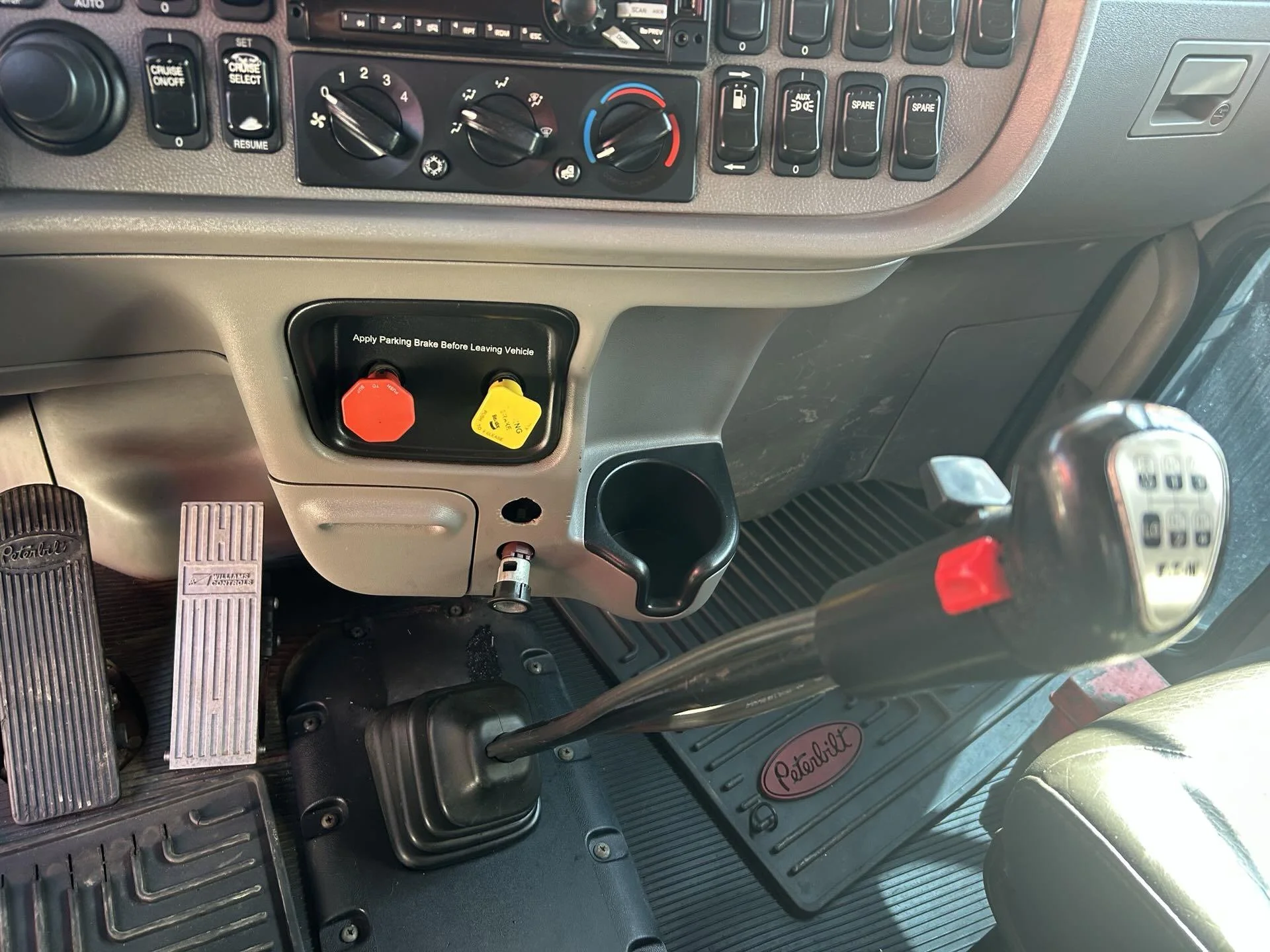2021 Peterbilt 389 in Etna, OH — photo 19