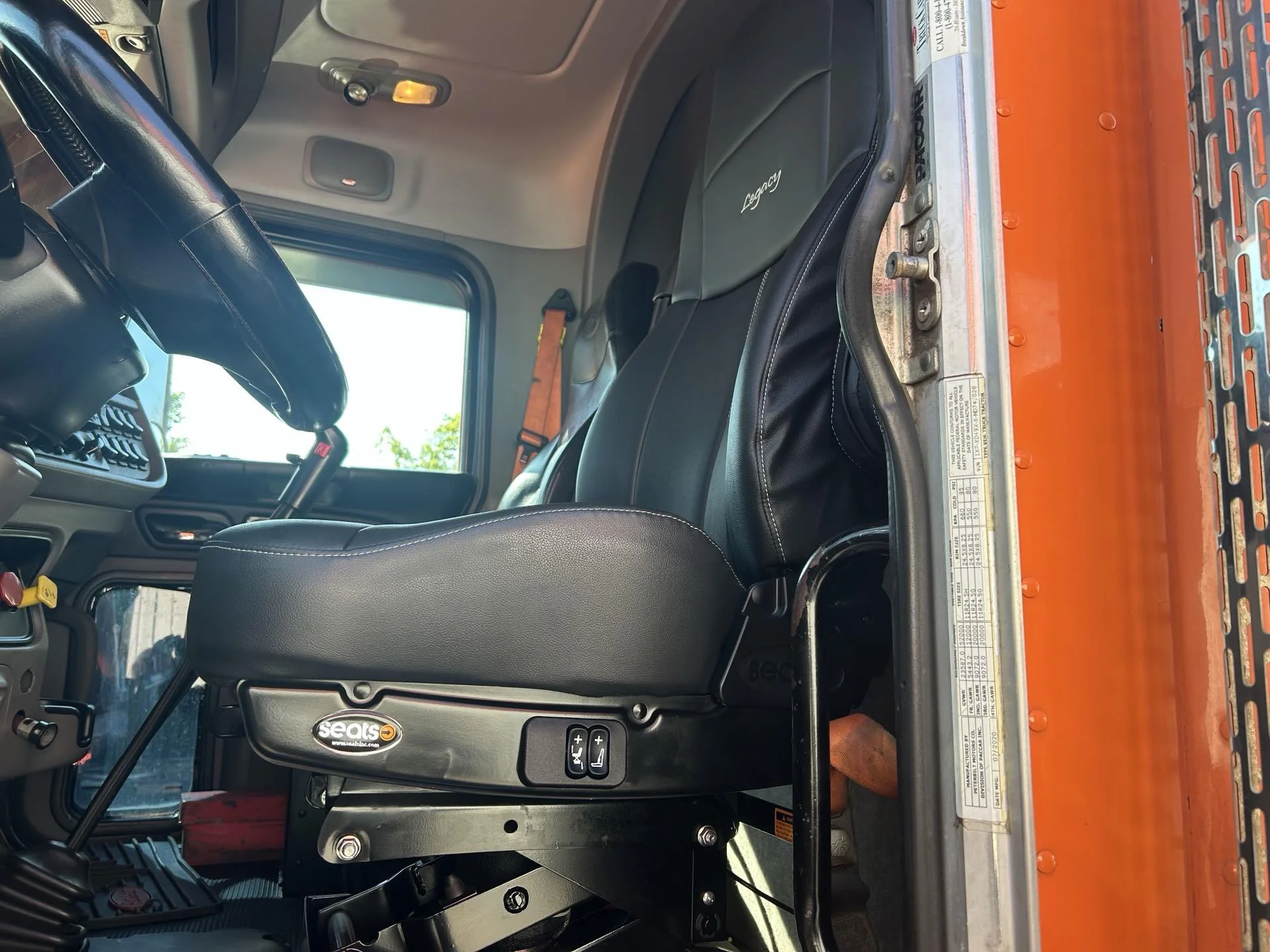 2021 Peterbilt 389 in Etna, OH — photo 13