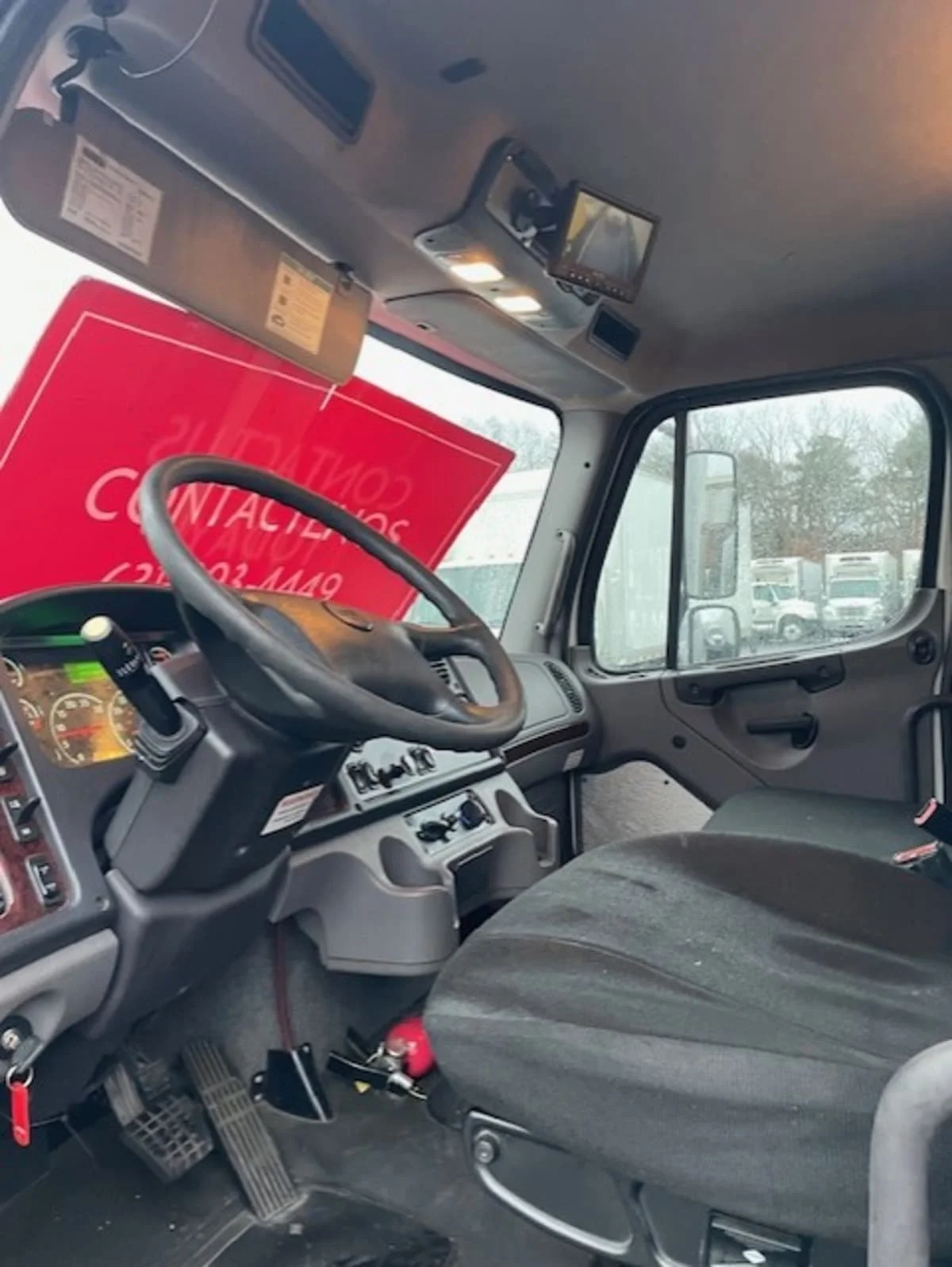 2019 Freightliner M2 106 in Farmingdale, NY — photo 7