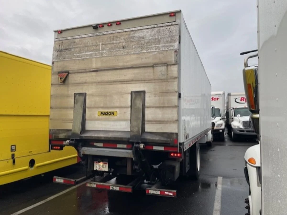 2019 Freightliner M2 106 in Farmingdale, NY — photo 4