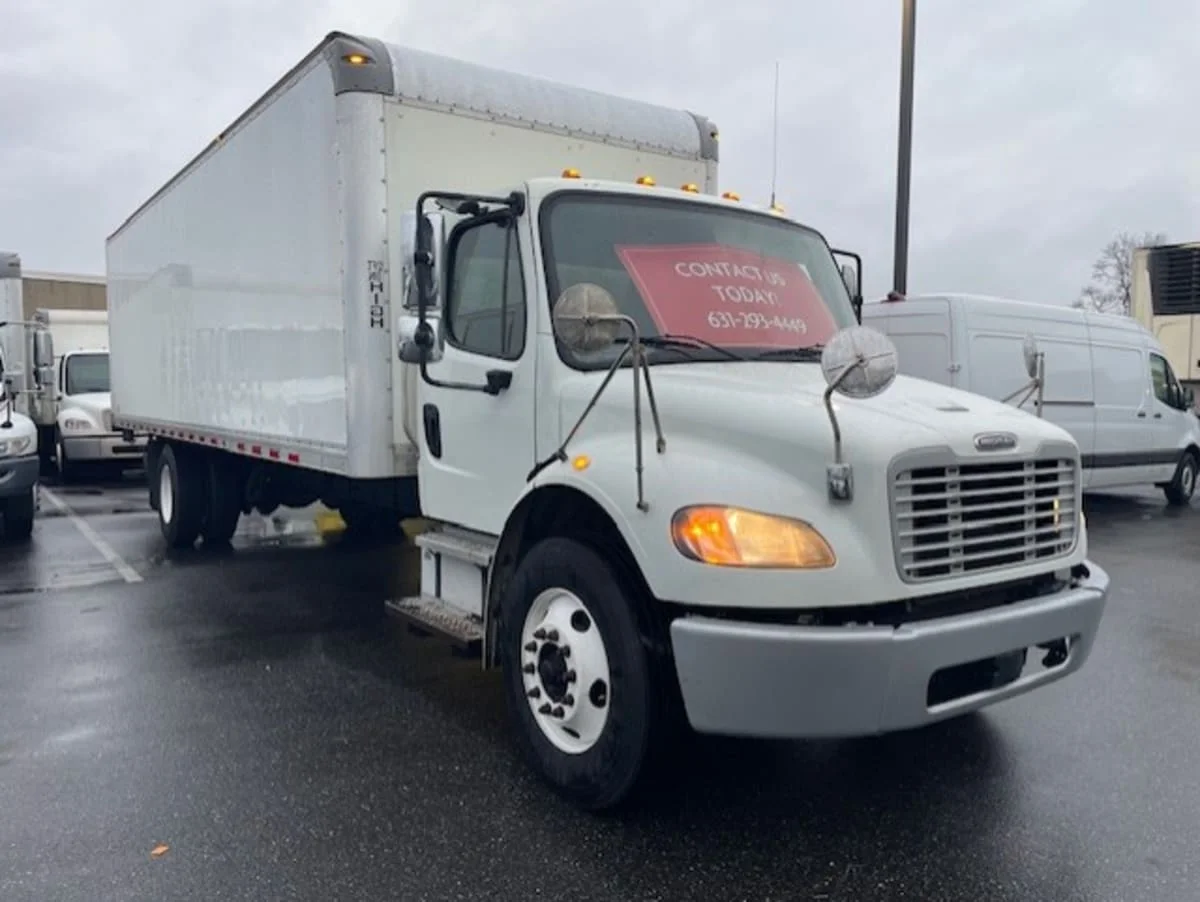 2019 Freightliner M2 106 in Farmingdale, NY — photo 3
