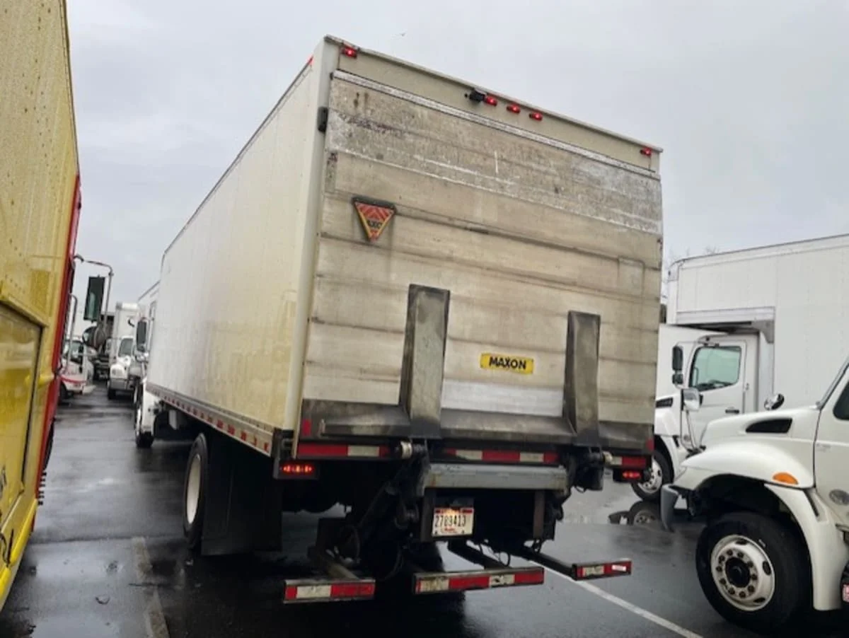 2019 Freightliner M2 106 in Farmingdale, NY — photo 6