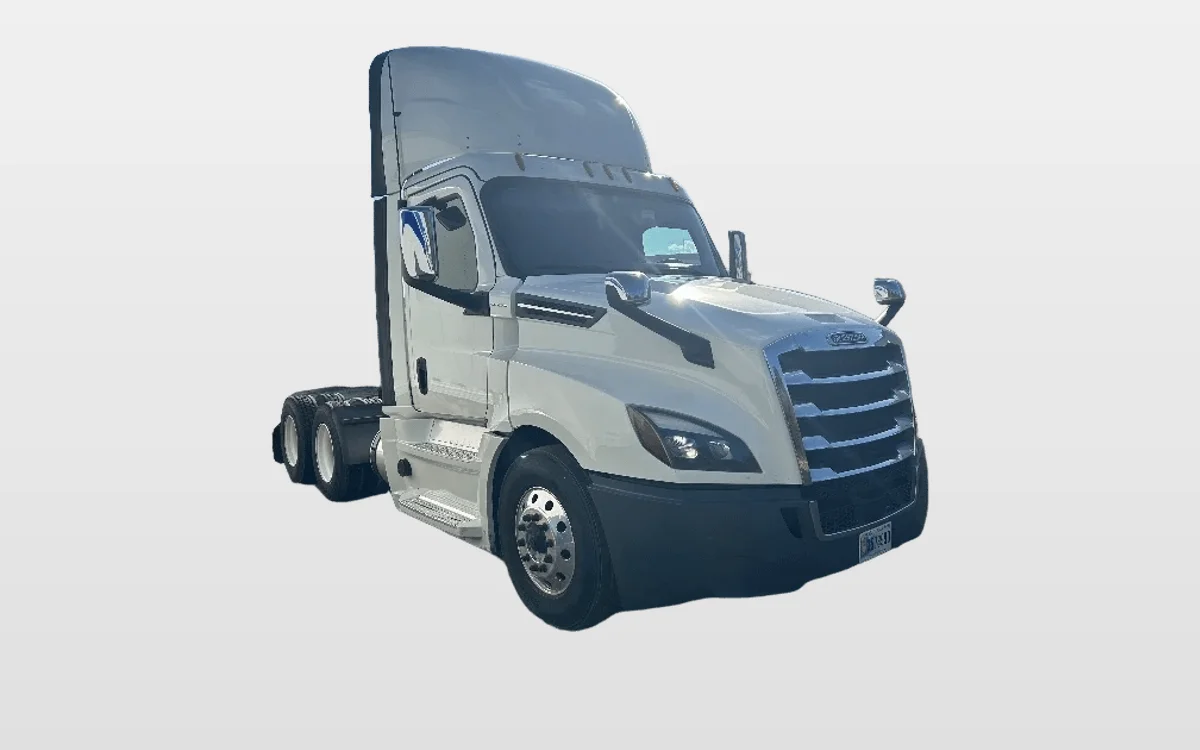 2020 Freightliner Cascadia - image 1