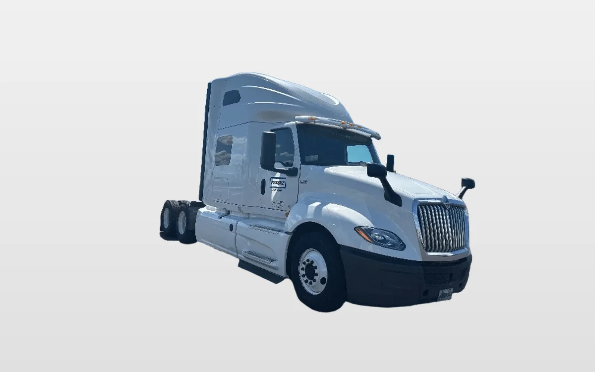 2019 International LT - image 1