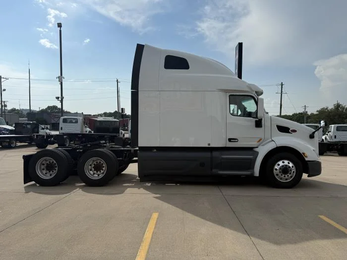 2021 Peterbilt 579 - image 7