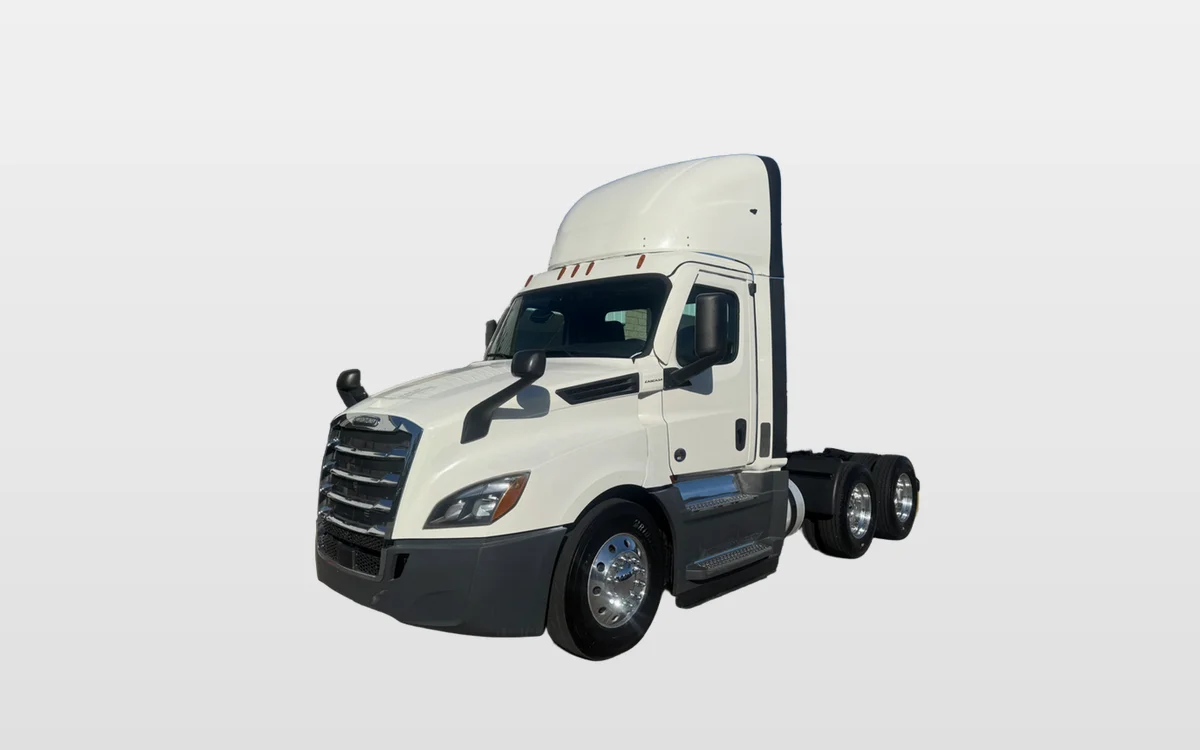 2021 FREIGHTLINER CASCADIA 126DC - image 1