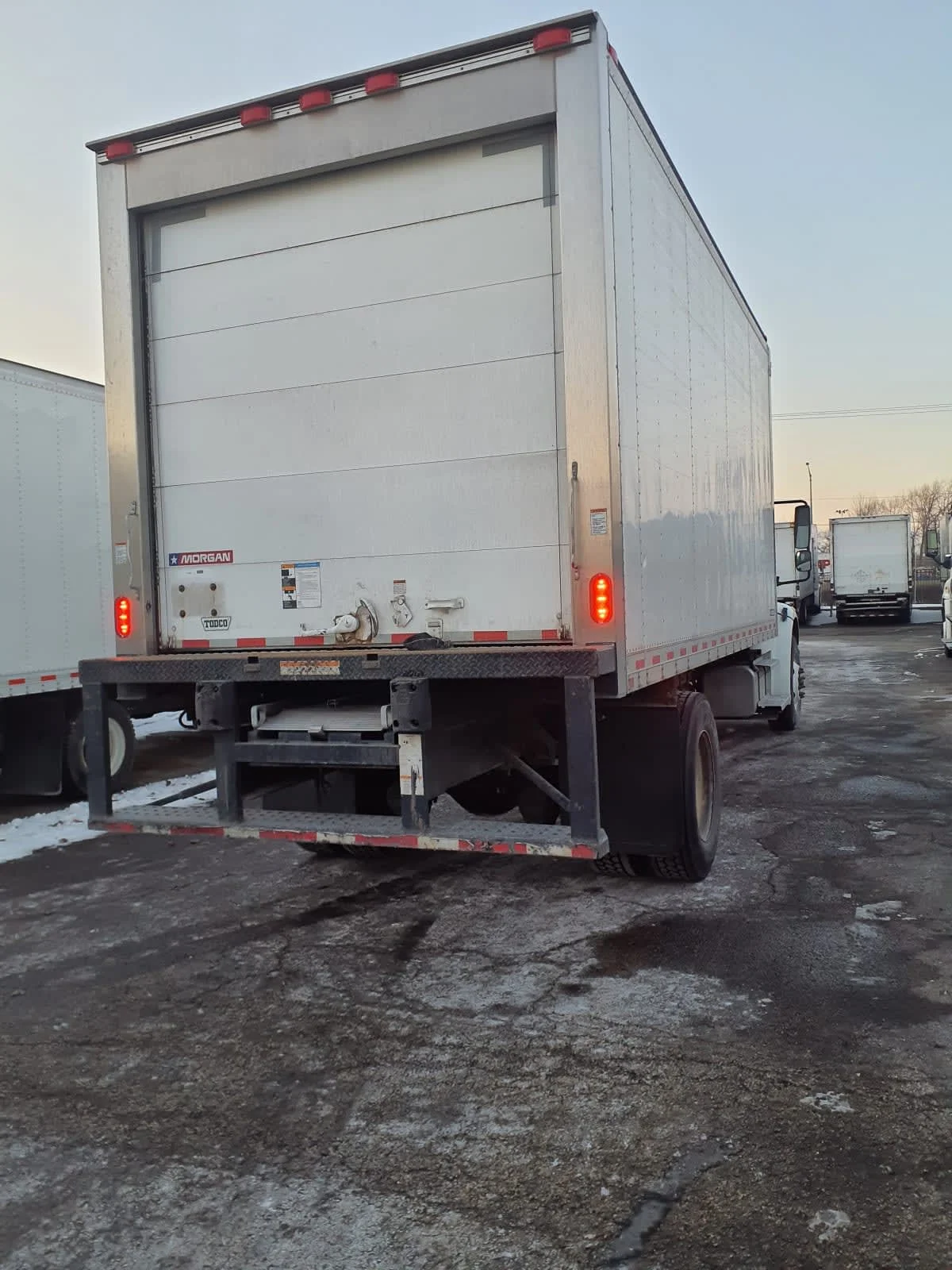 2019 Freightliner M2 106 - image 4