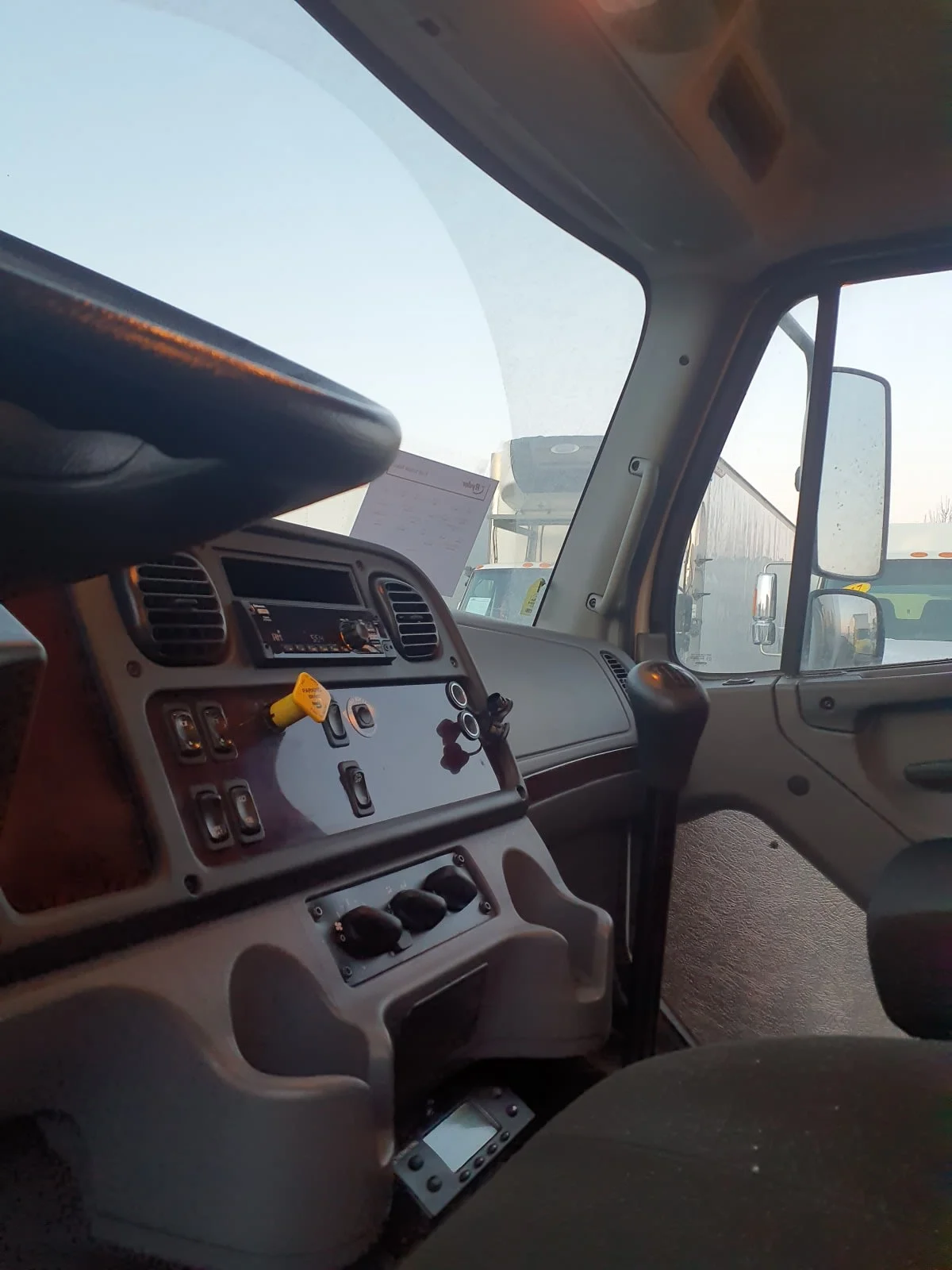 2019 Freightliner M2 106 - image 8