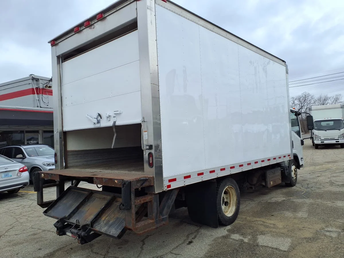 2018 Isuzu NPR - image 4