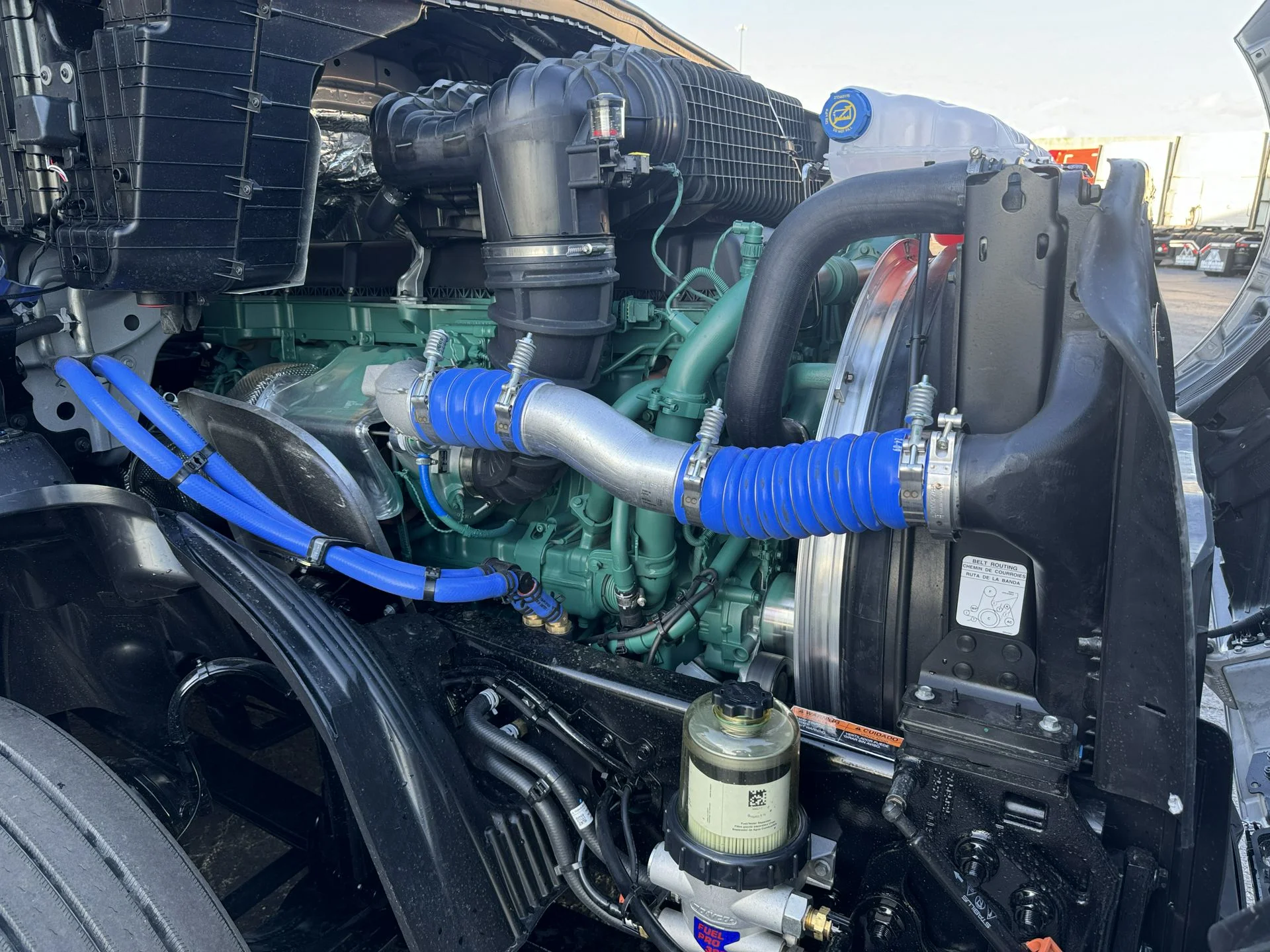 2026 Volvo VNL 860 - image 19