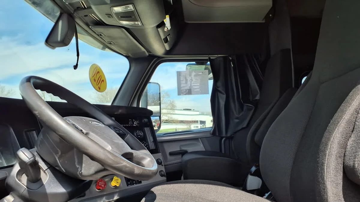 2020 Freightliner Cascadia - image 7