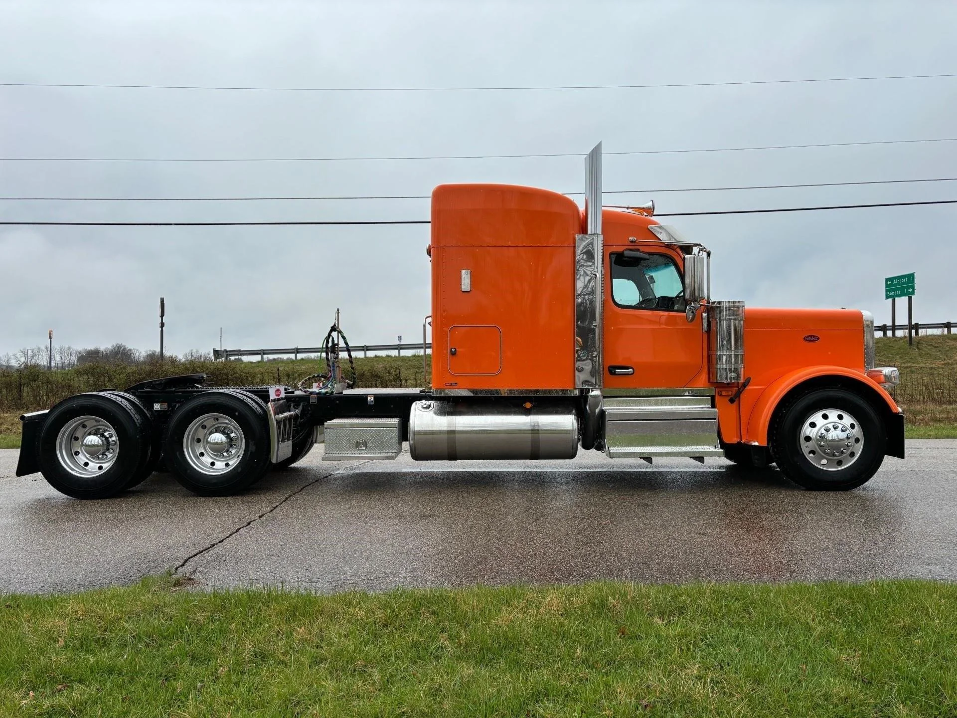 2025 Peterbilt 589 - image 6