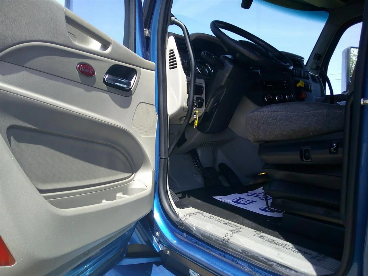 2020 Peterbilt 579 in Eau Claire, WI — photo 10