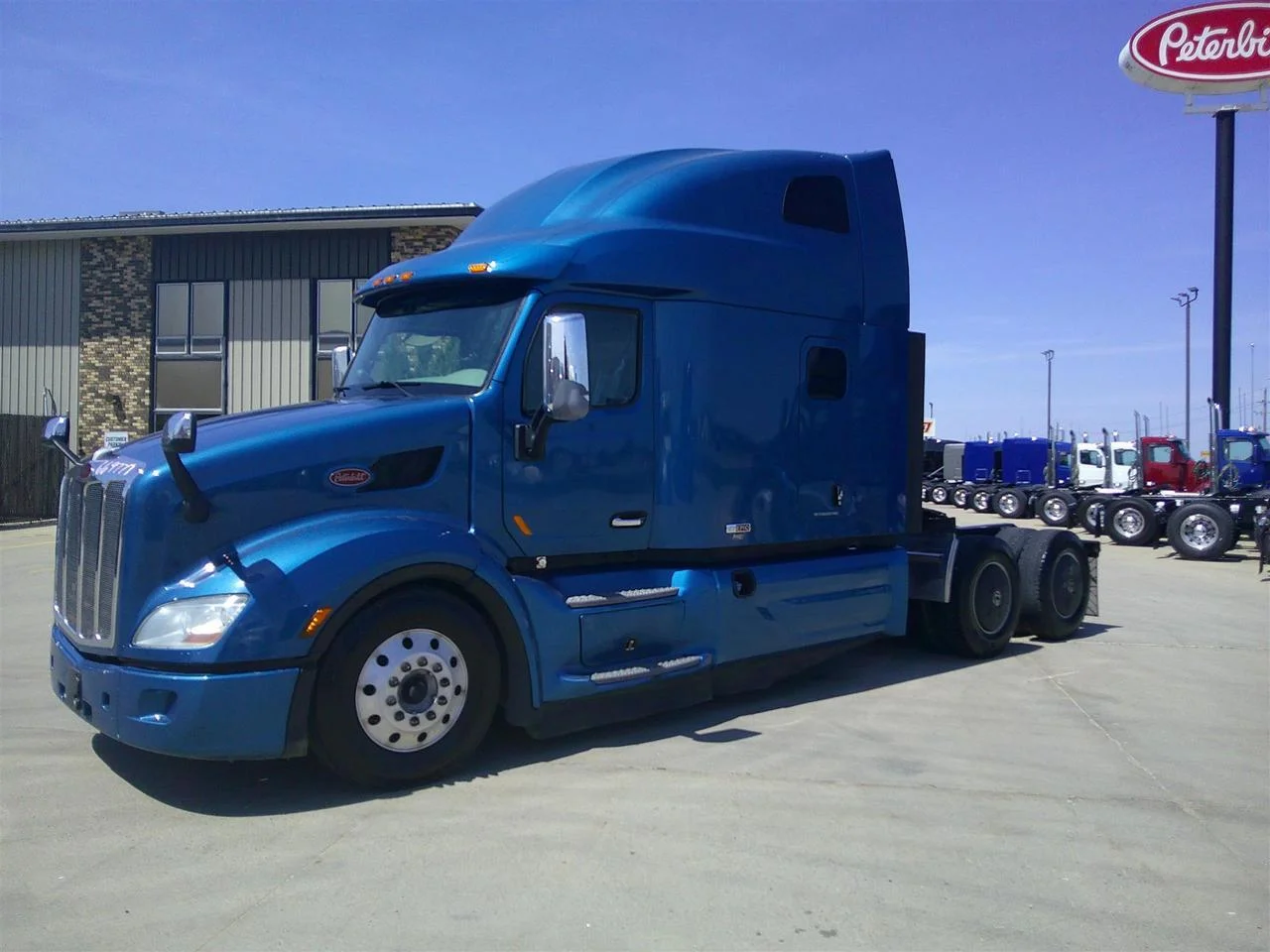 2020 Peterbilt 579 in Eau Claire, WI — photo 12