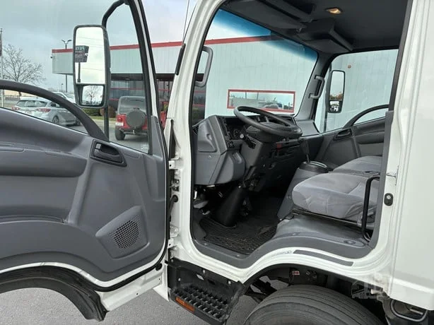 2020 Isuzu NPR - image 5