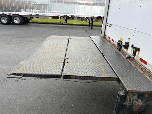 2020 Isuzu NPR - image 10