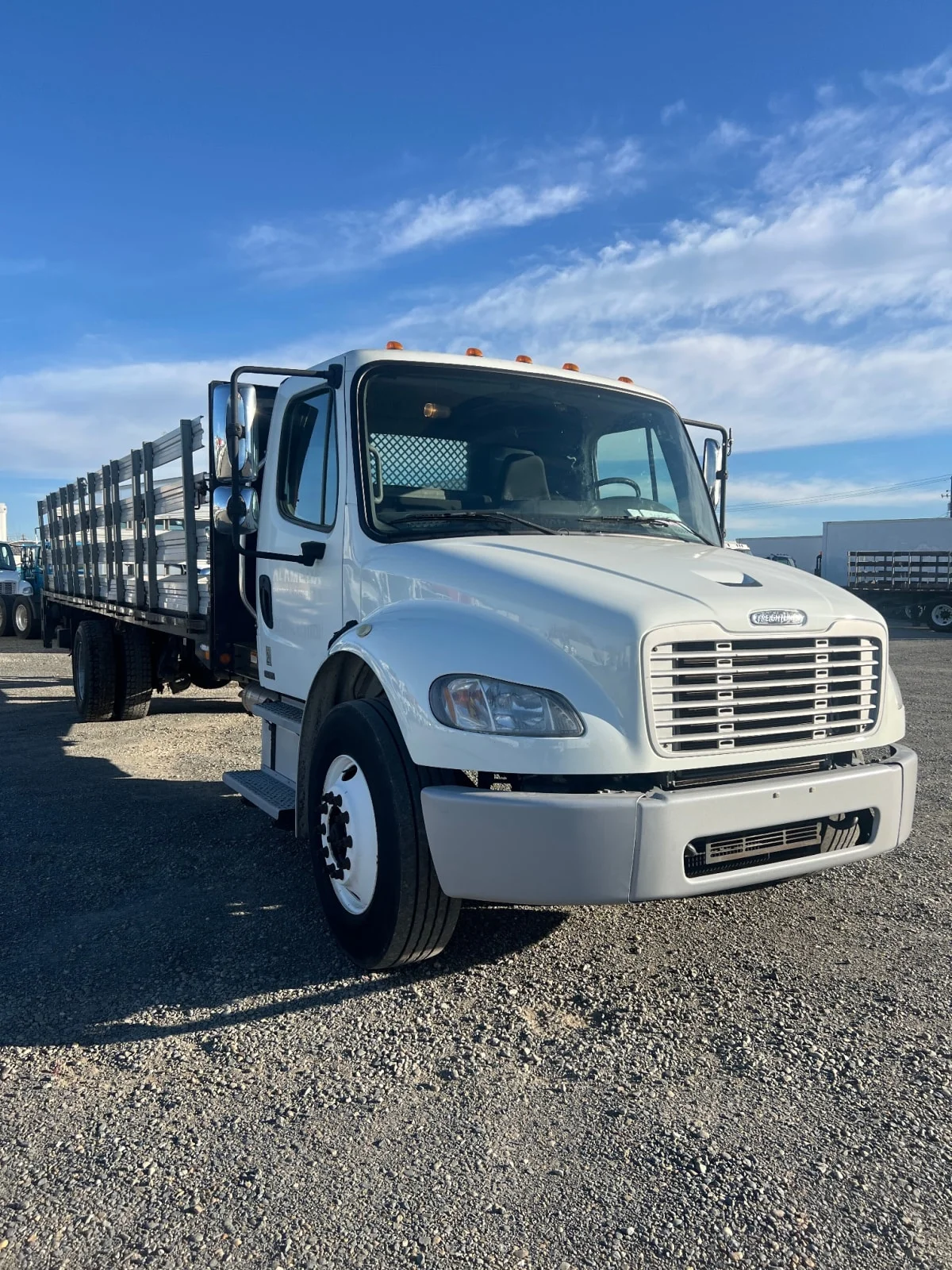 2012 Freightliner M2 106 - image 3