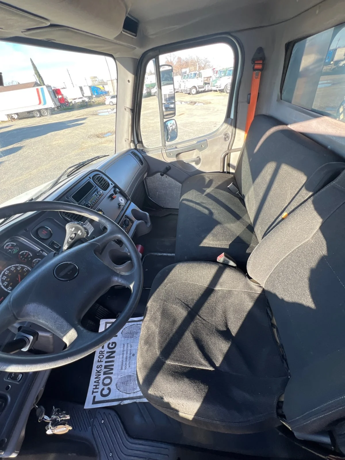 2012 Freightliner M2 106 - image 7