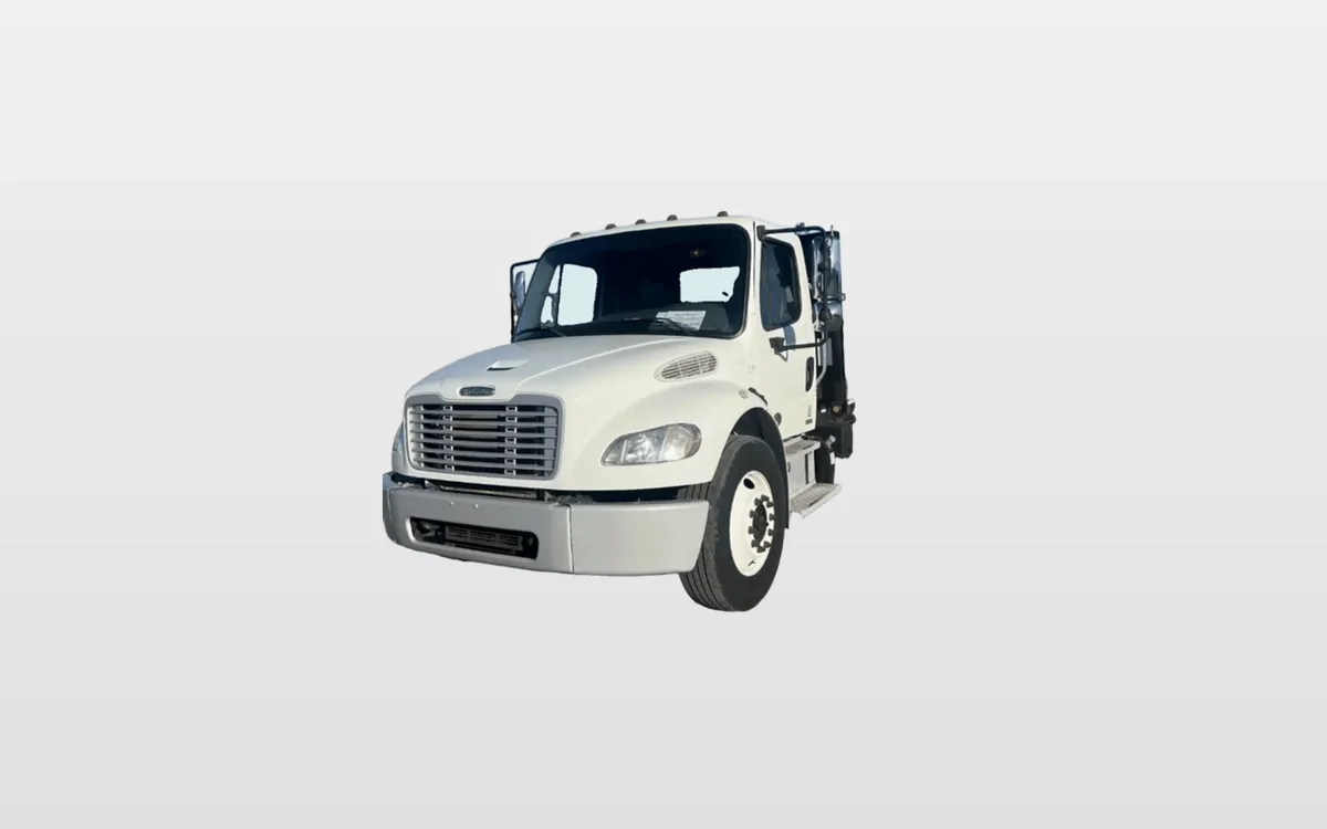 2012 Freightliner M2 106 - image 1