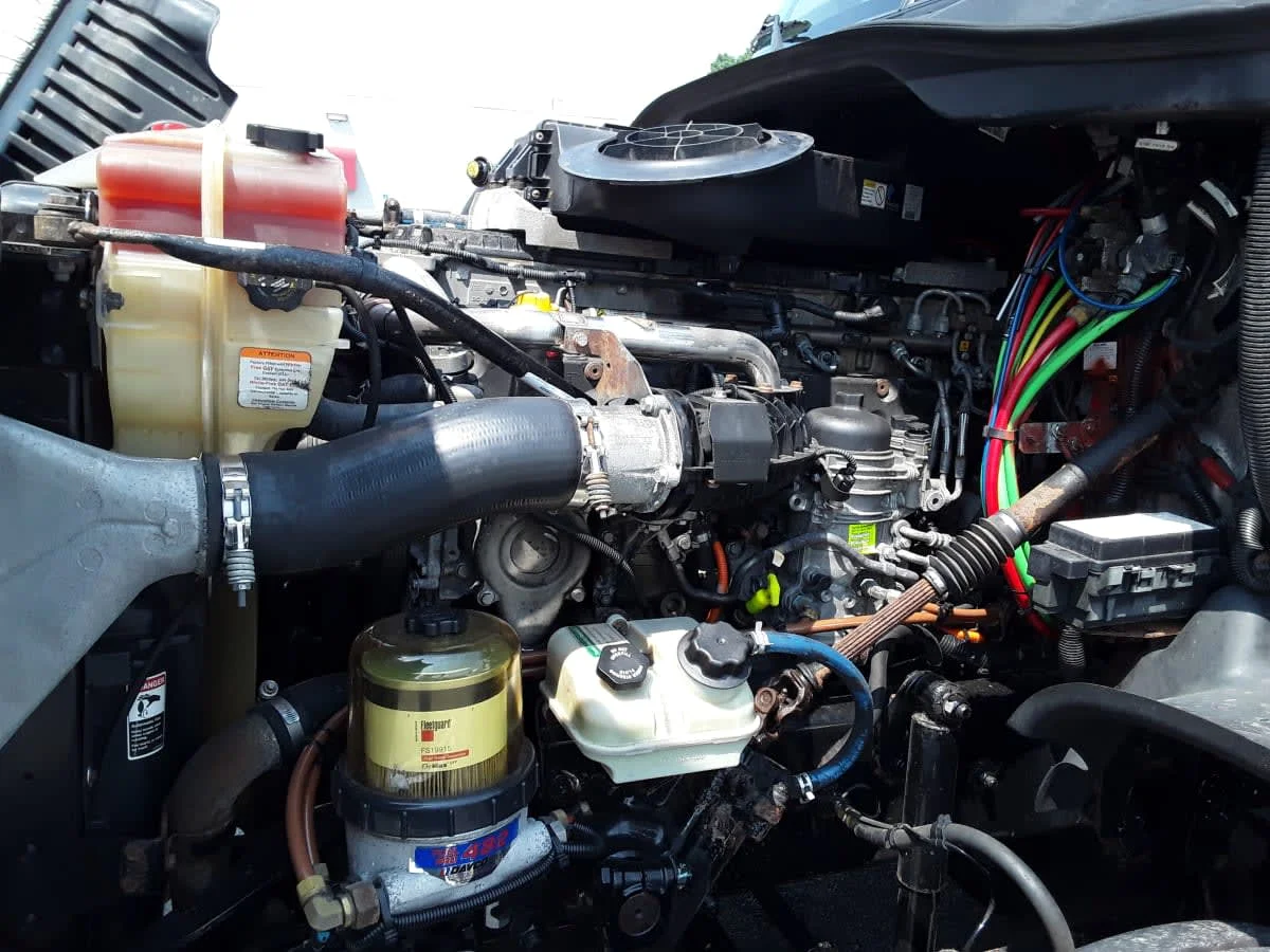 2018 Freightliner Cascadia - image 8