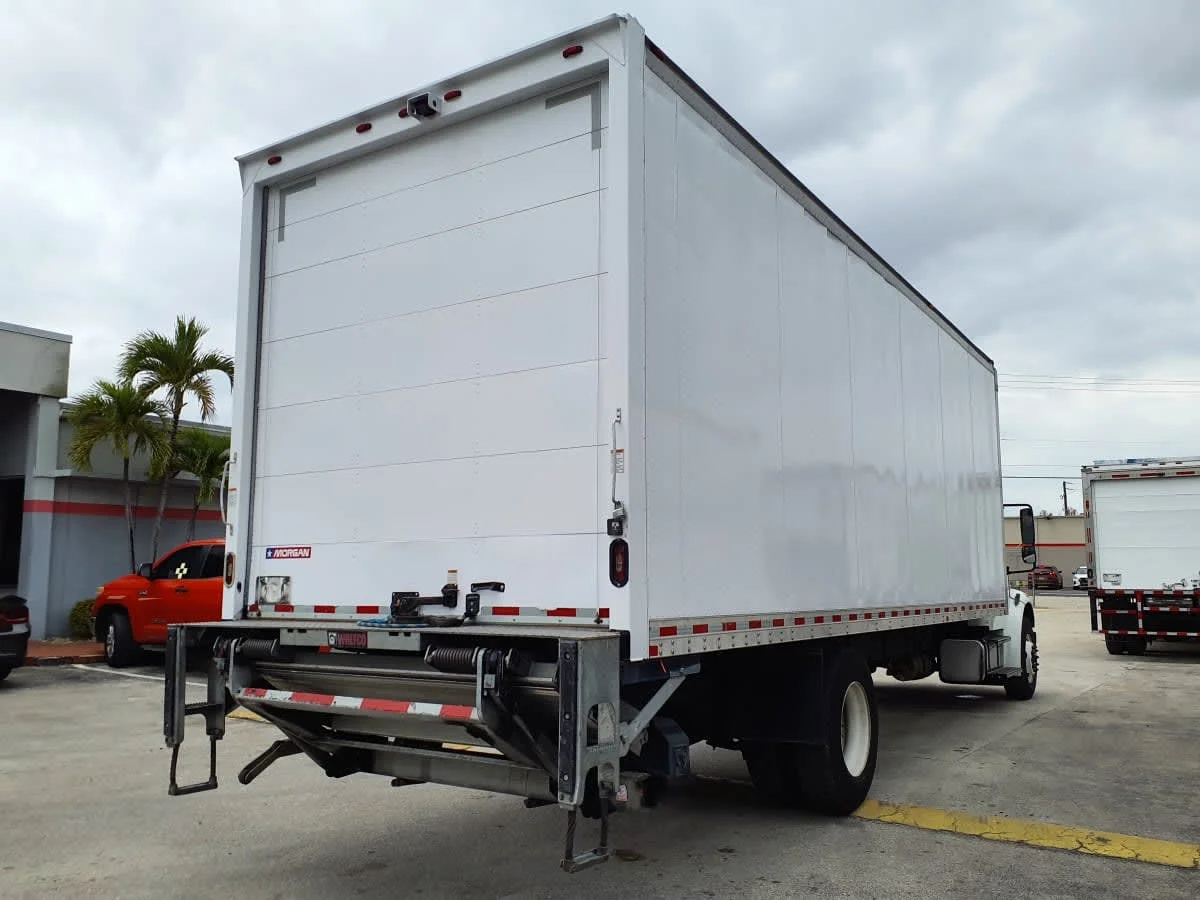 2019 Freightliner M2 106 in Davie, FL — photo 4