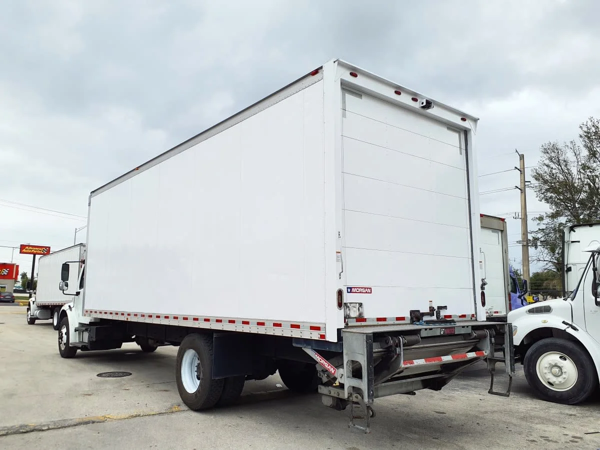 2019 Freightliner M2 106 in Davie, FL — photo 6