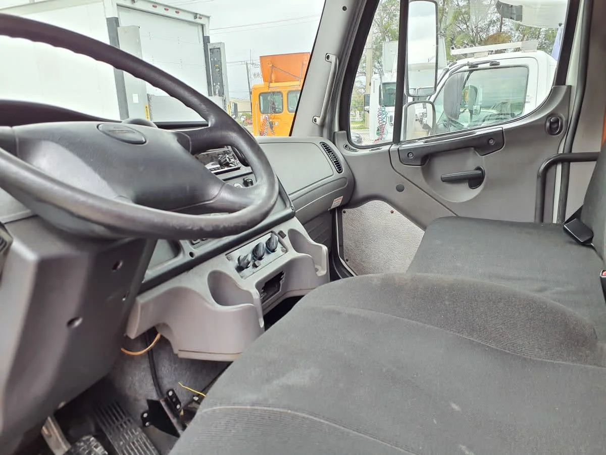 2019 Freightliner M2 106 in Davie, FL — photo 7