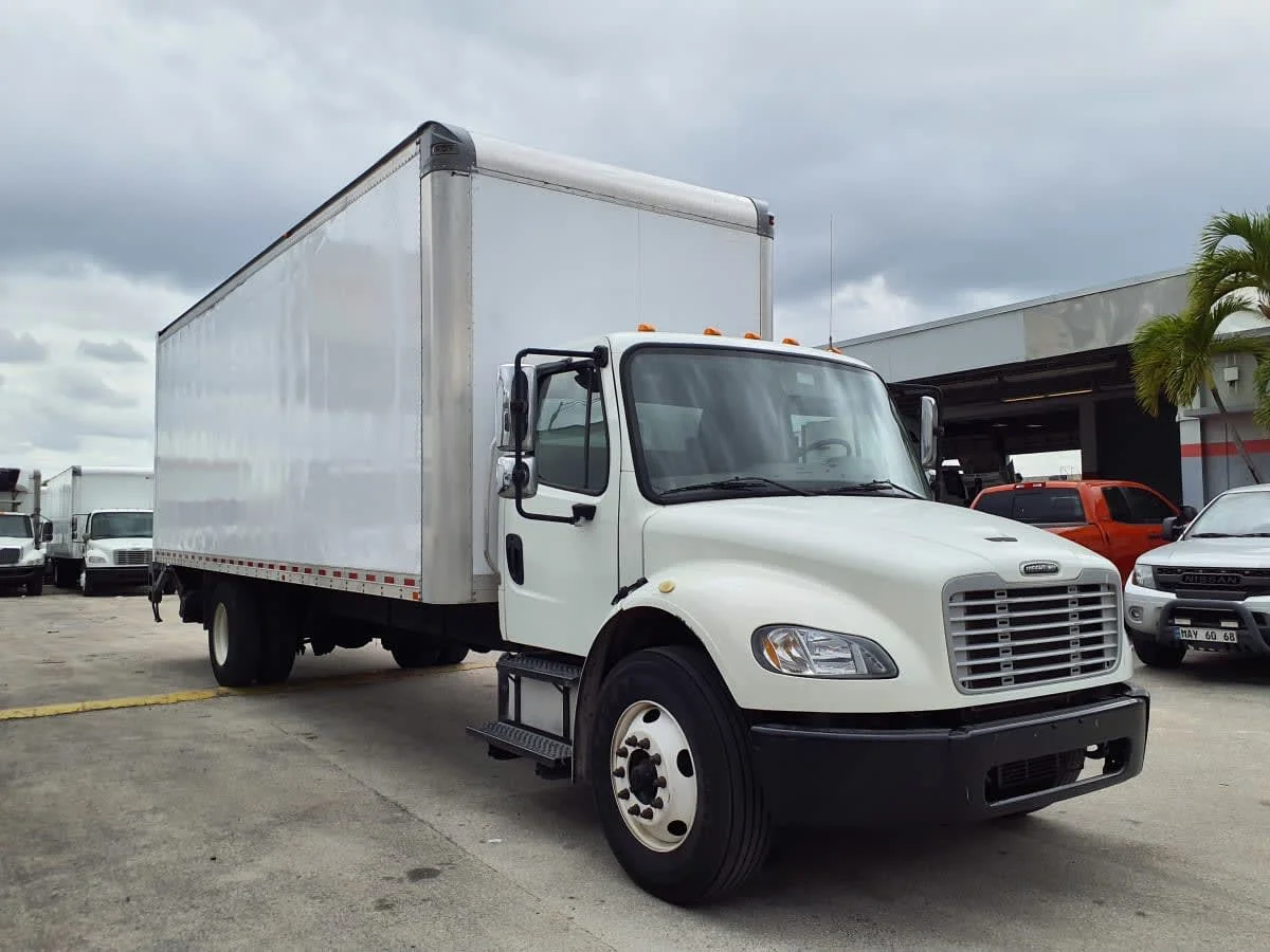 2019 Freightliner M2 106 in Davie, FL — photo 3