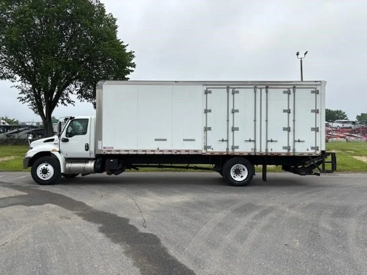 2019 International MV - image 2