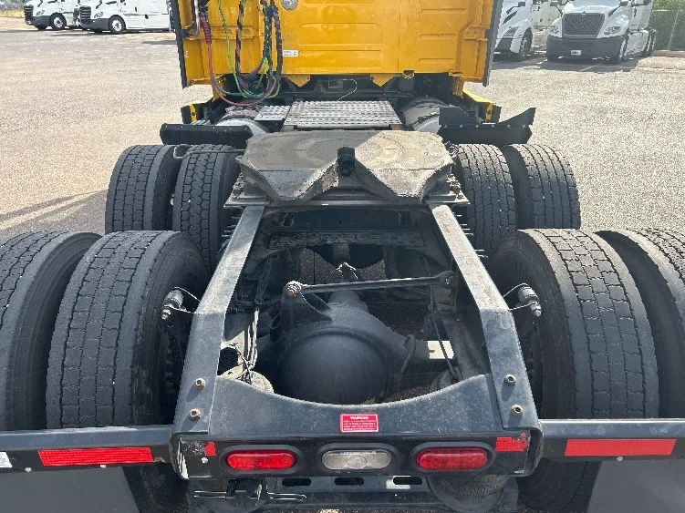 2022 Volvo VNL 760 in San Antonio, TX — photo 6