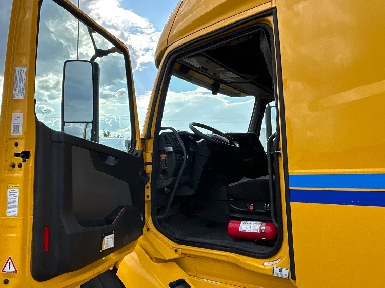 2022 Volvo VNL 760 in San Antonio, TX — photo 9