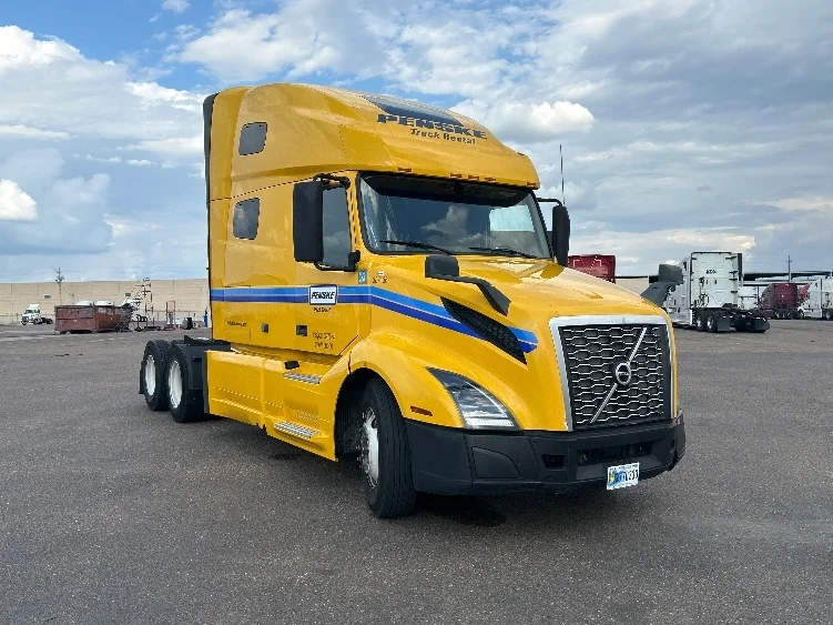 2022 Volvo VNL 760 in San Antonio, TX