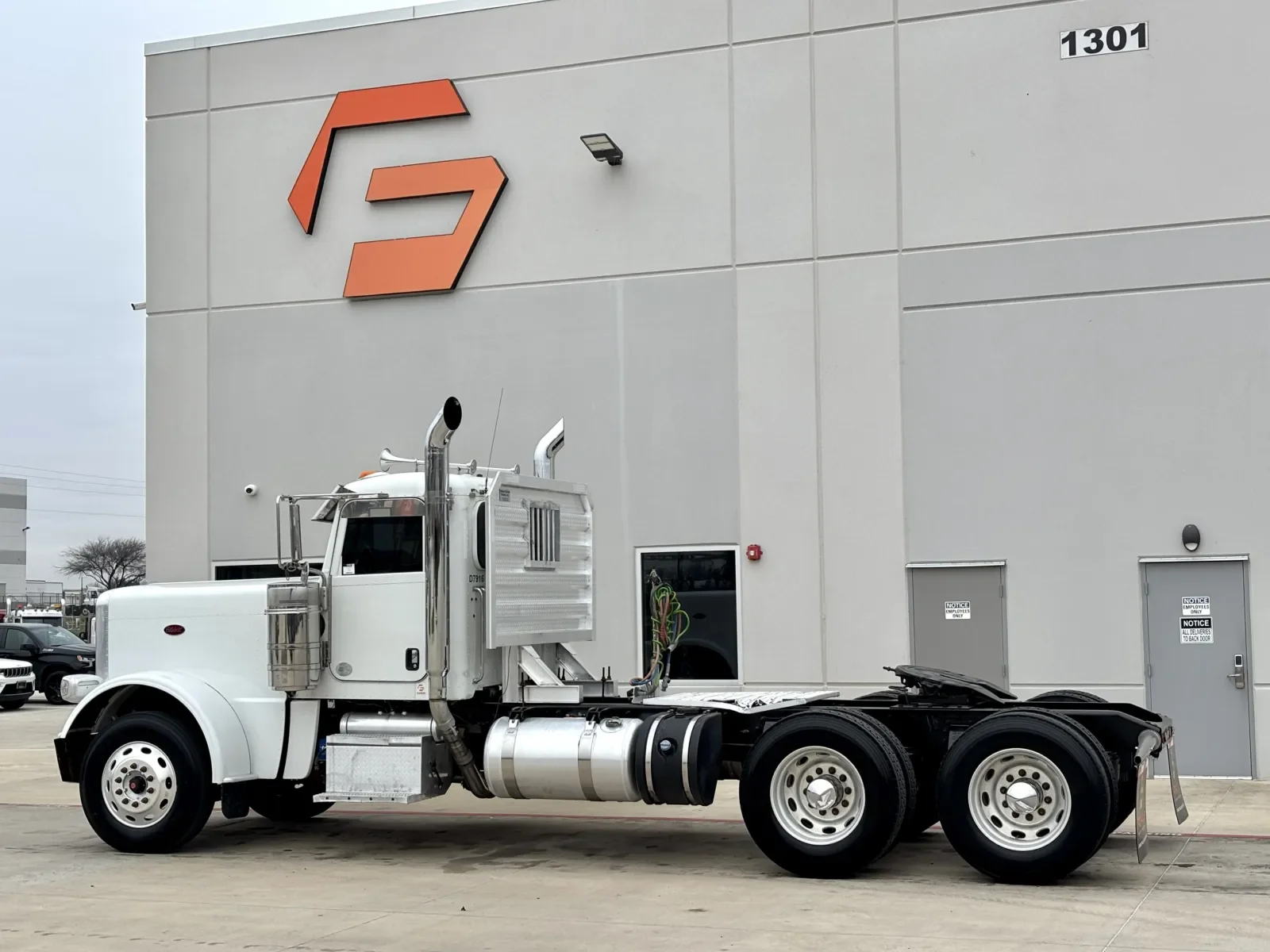 2021 Peterbilt 389 - image 6