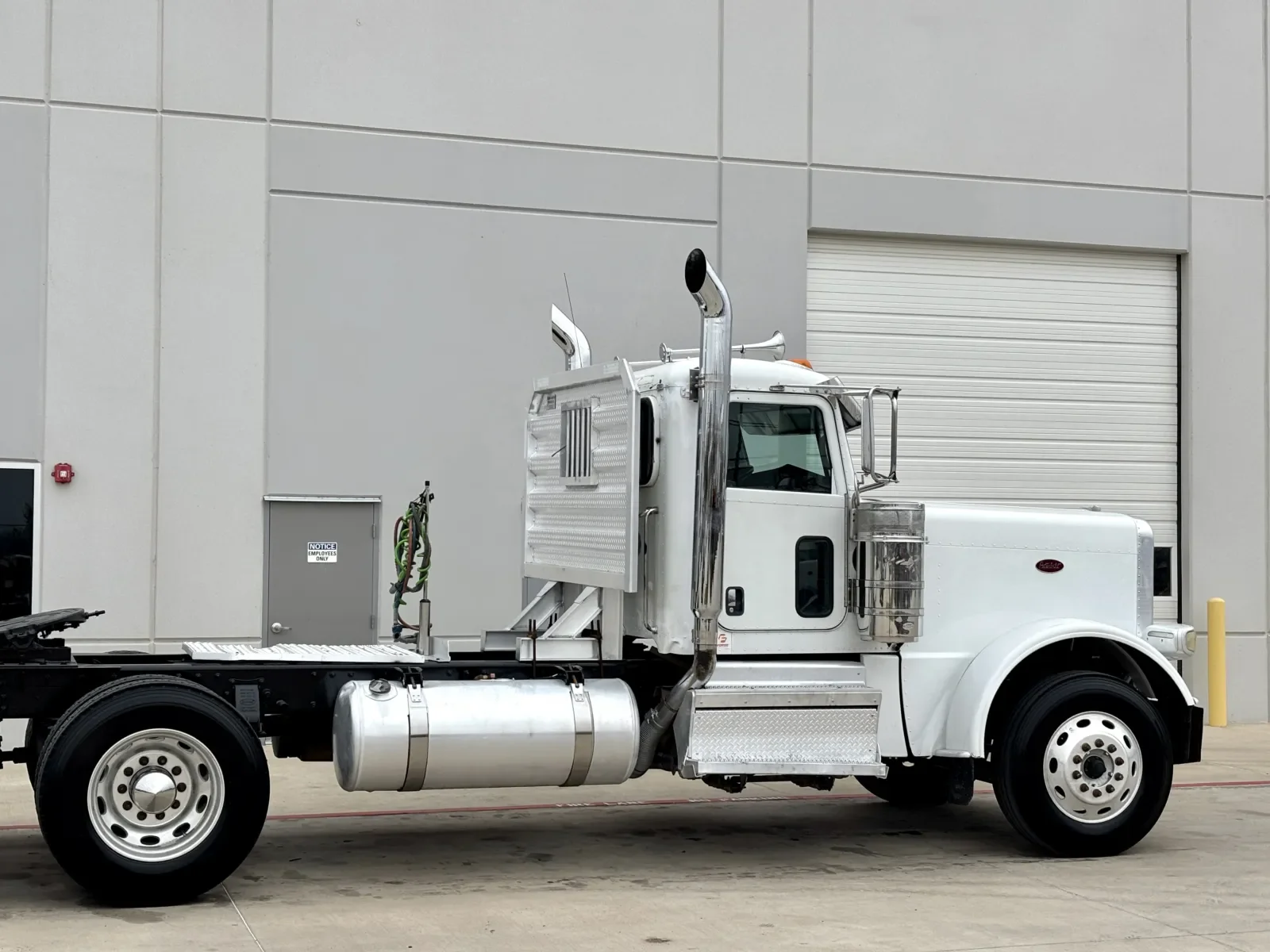 2021 Peterbilt 389 - image 7