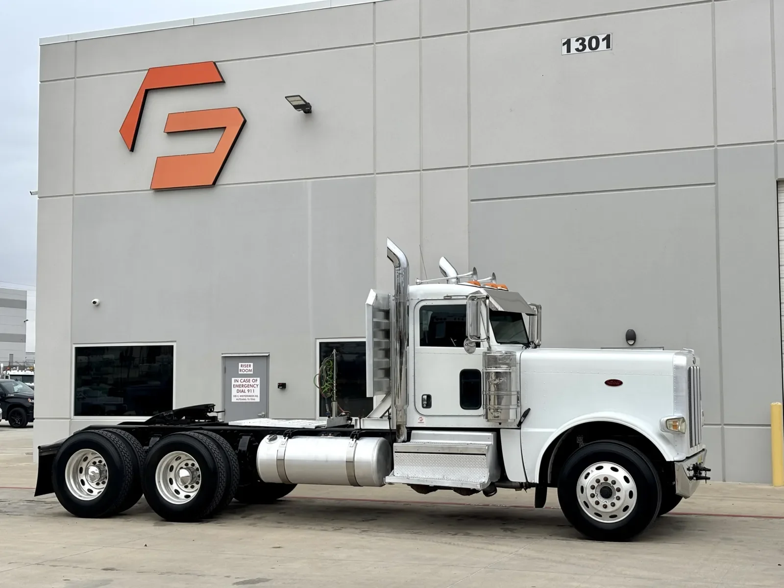 2021 Peterbilt 389 in Hutchins, TX