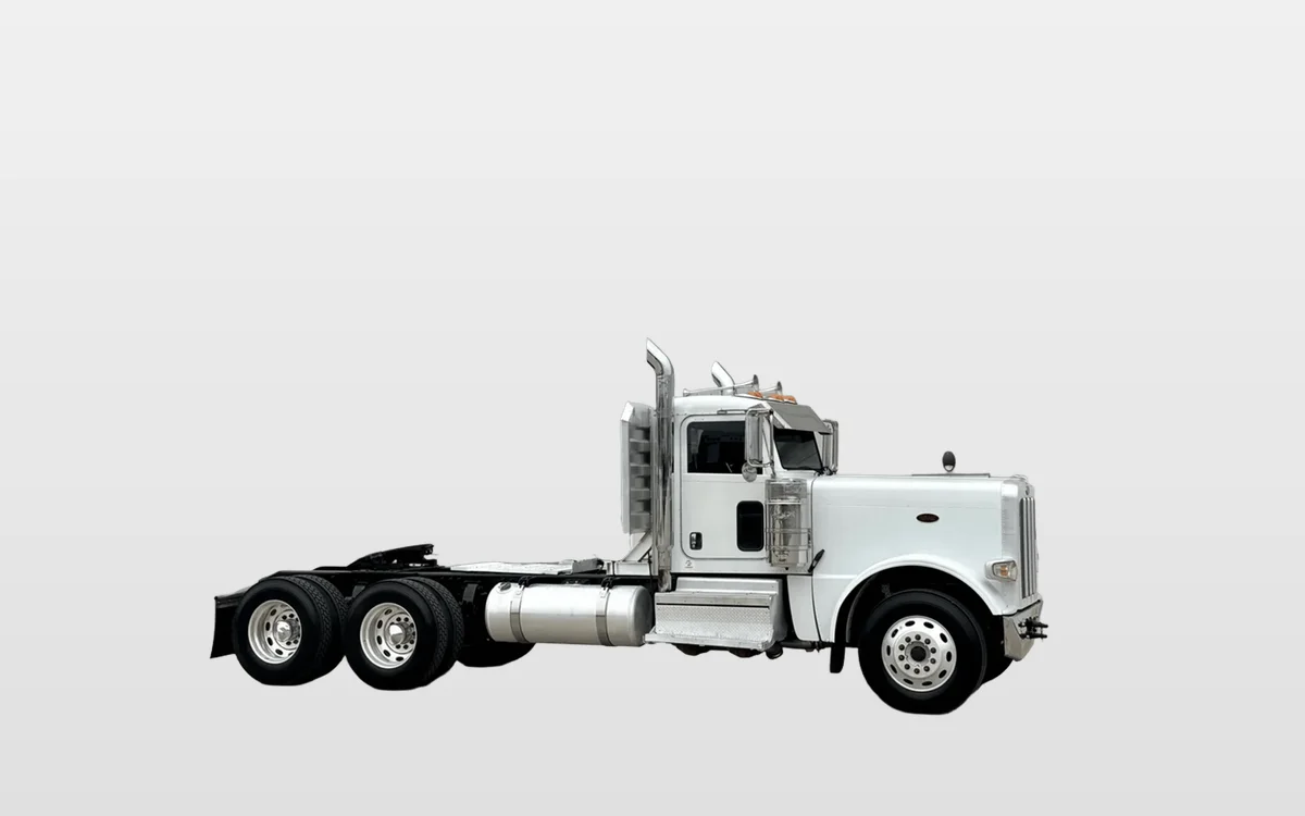 2021 Peterbilt 389 - image 1
