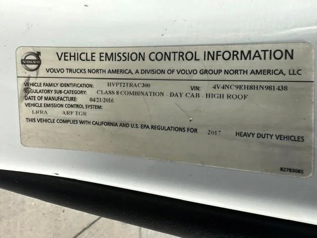 2017 Volvo VNL 300 — photo 3