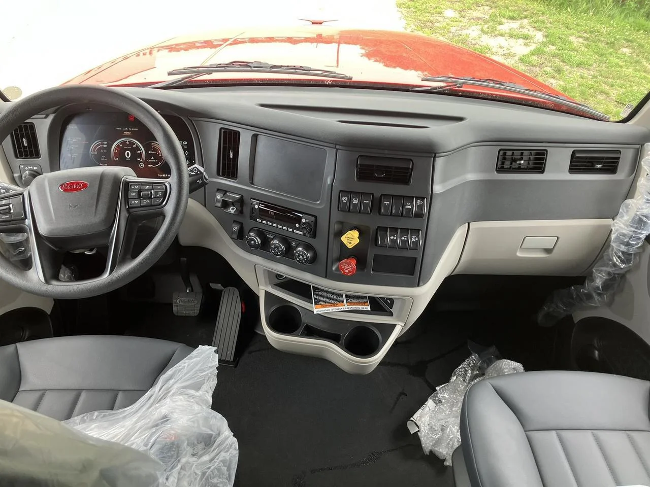 2027 Peterbilt 567 in Rochester, MN — photo 10