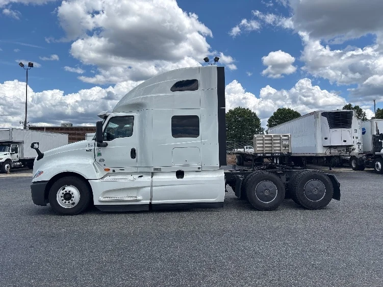 2022 International LT in Concord, NC — photo 4