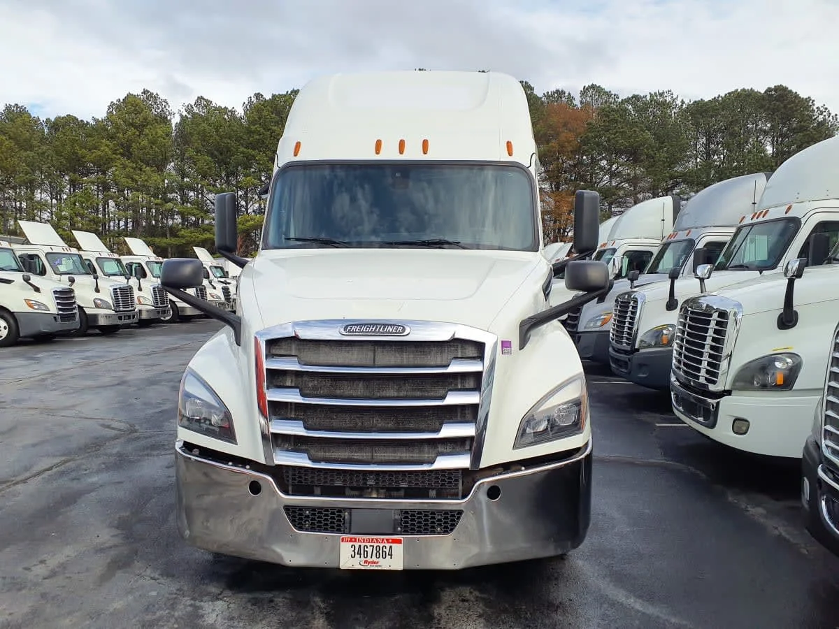 2020 Freightliner Cascadia in Atlanta, GA — photo 2