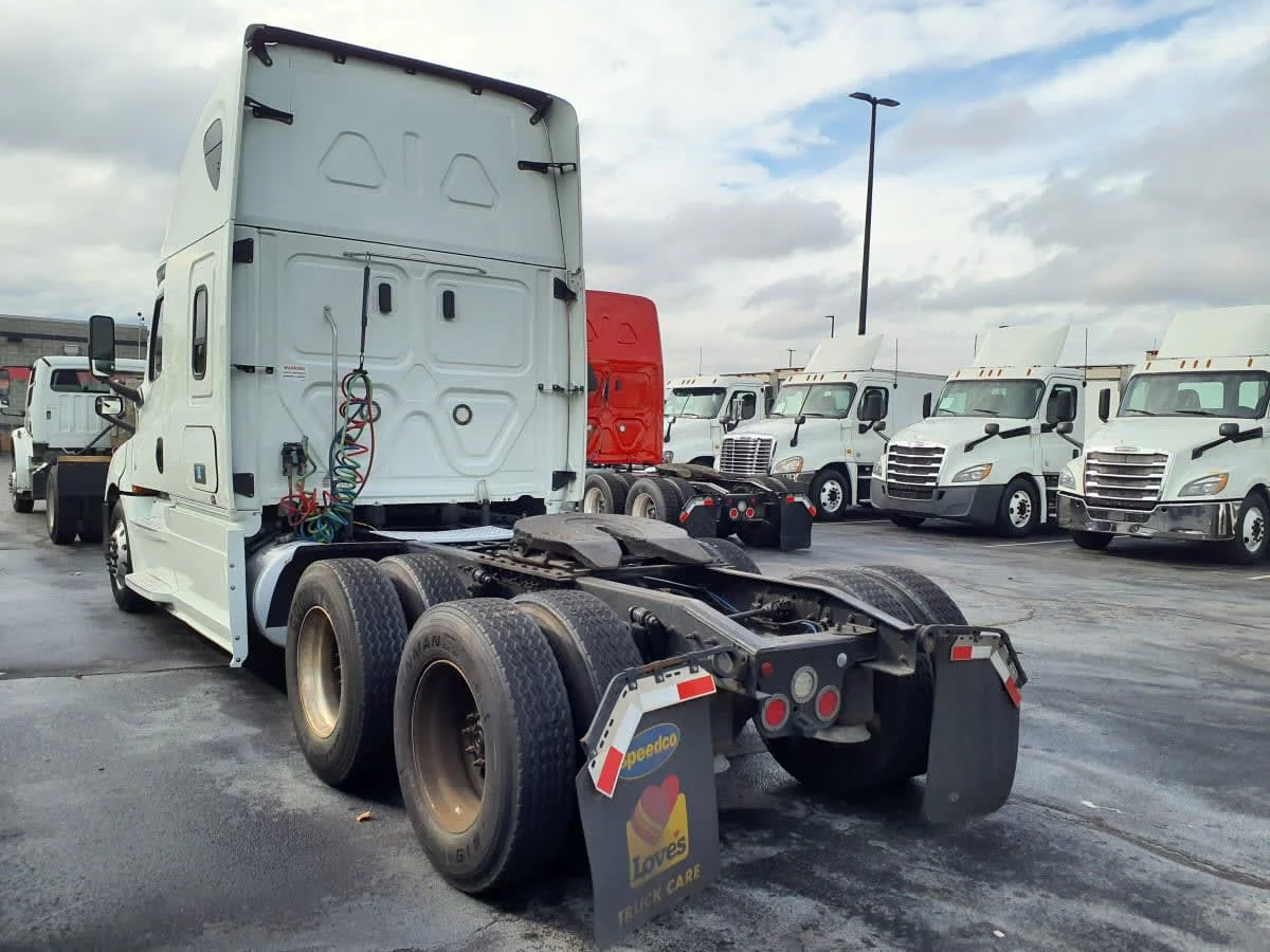 2020 Freightliner Cascadia in Atlanta, GA — photo 6
