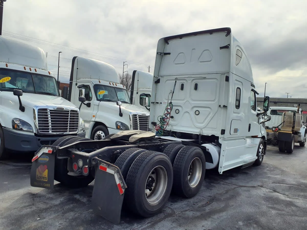 2020 Freightliner Cascadia in Atlanta, GA — photo 4