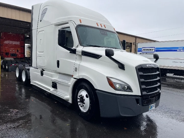 2022 Freightliner Cascadia in Wilsonville, OR