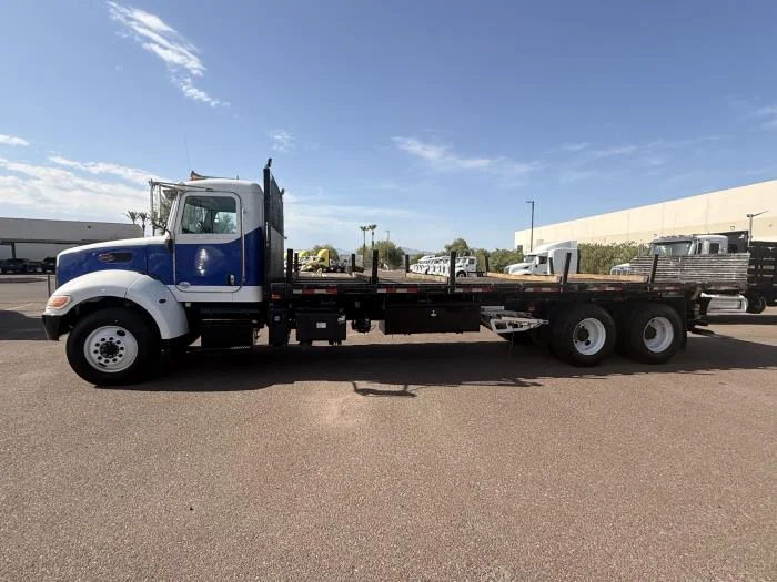 2019 Peterbilt 348 — photo 3