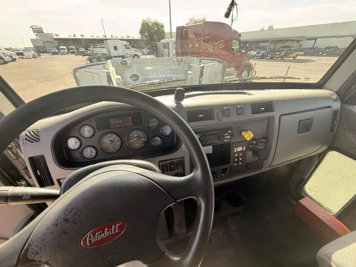 2019 Peterbilt 348 — photo 12