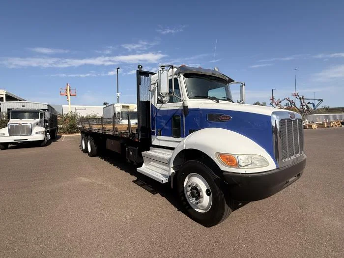 2019 Peterbilt 348 — photo 8