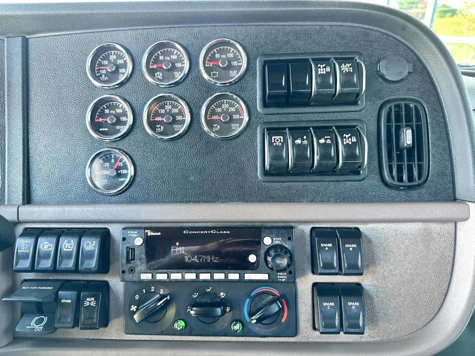 2023 Peterbilt 389 in Greer, SC — photo 18